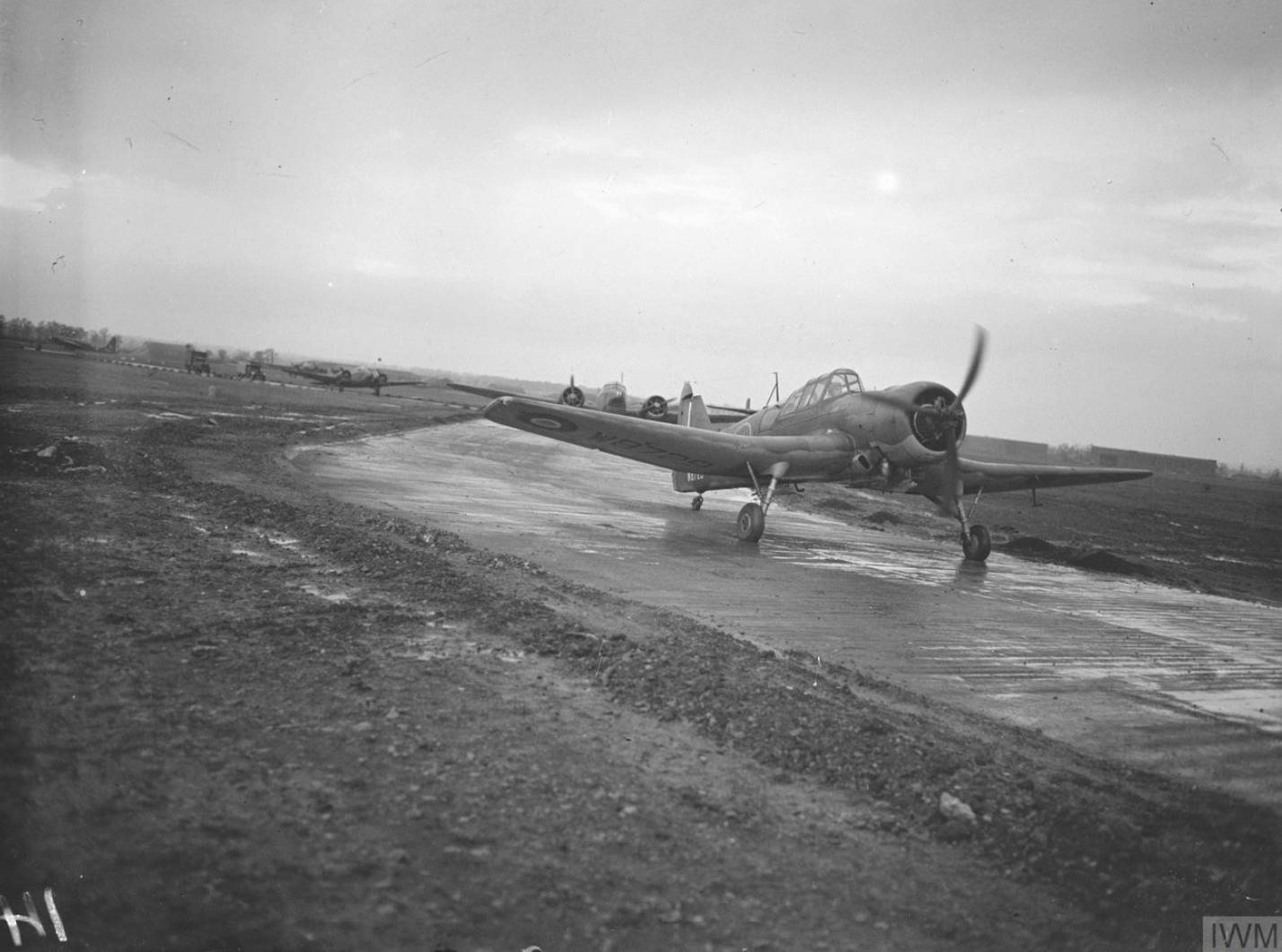 Master III W8729 of the Empire Central Flying School, struck off charge June 1944 after serving two others flying schools, фотография Imperial War Museum